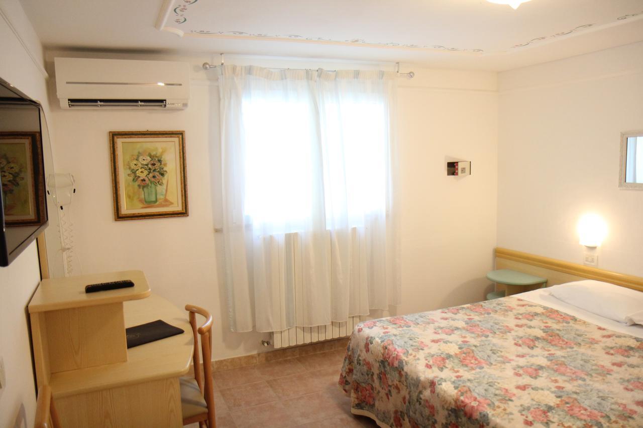 Hotel Rosa Maria Elite بيلاريا-إيجيا مارينا المظهر الخارجي الصورة